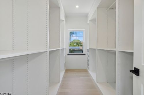 19 Grant Ave, East Hanover NJ  07936-2950 exterior