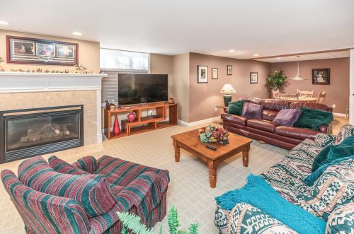 33654 Lotties Dr, New Baltimore MI 48047-2378 exterior