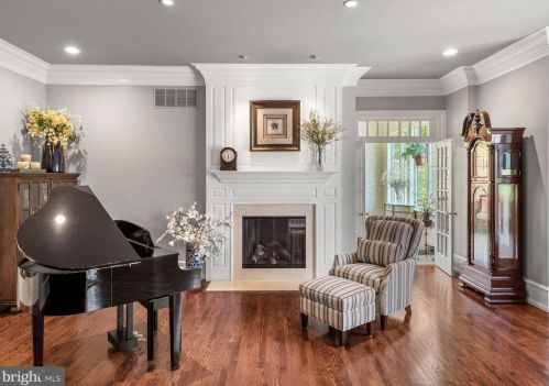 271 Blackburn Dr, Berwyn PA  19312-2801 exterior