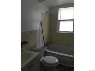 1906 Almont St, Detroit MI  48220-2072 exterior