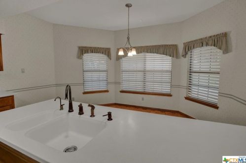 9335 Gloxinia Dr, San Antonio TX 78266-2530 exterior