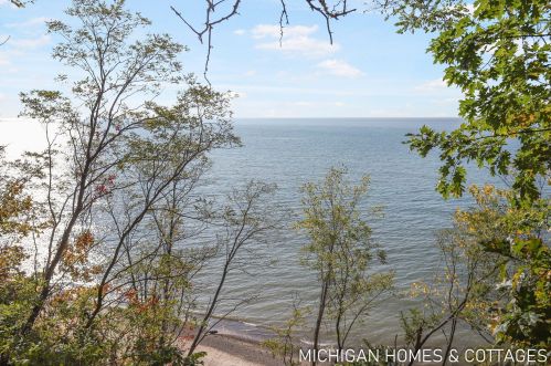 7128 116th Ave, Fennville MI  49408-9728 exterior