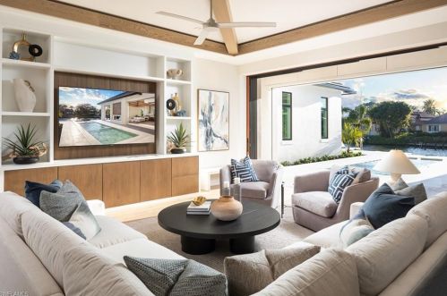 3240 Gin Ln, Naples FL 34102-7814 exterior