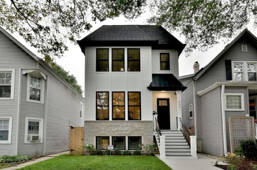 4841 Oakley Ave, Chicago IL 60659-5208 exterior