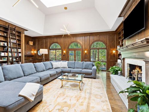 14 Overhills Dr, Saint Louis MO 63124-1532 exterior