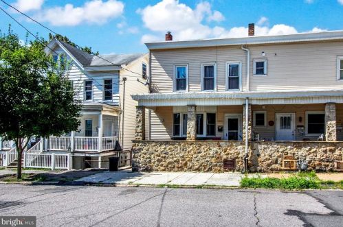 2046 Mahantongo St, Primrose, PA 17901-3110