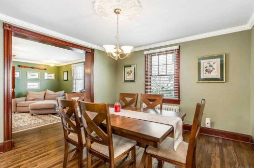 33 Ketewamoke Ave, Babylon NY 11702-1906 exterior