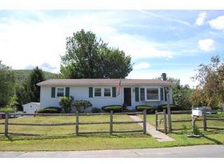 14 Laurel Dr, Ware, MA 01082-1708