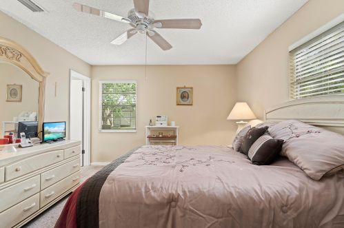 1349 Gastador Ave, Fort Pierce FL 34953-1724 exterior