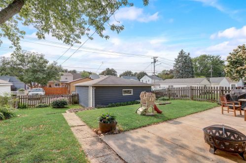 3727 99th St, Milwaukee WI  53222-2421 exterior