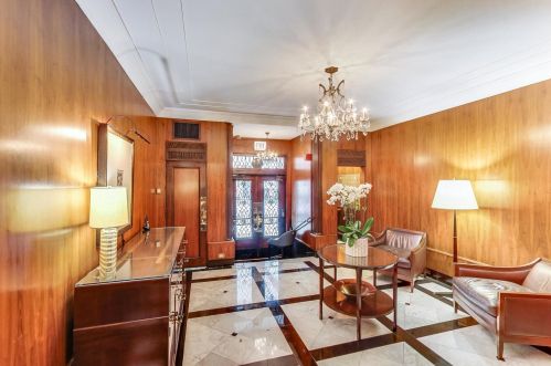 73 Elm St, Chicago IL  60611-1052 exterior