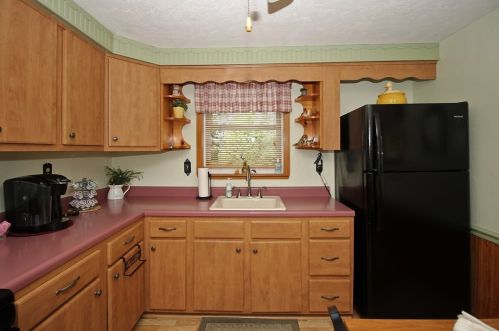 1238 Arrowood Dr, Pittsburgh PA 15243-1804 exterior