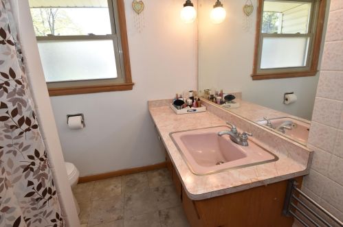 3777 69th St, Milwaukee WI  53220-1812 exterior