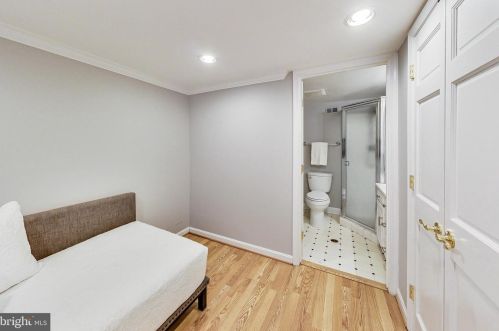 4632 34 St, Arlington VA 22206-1702 exterior