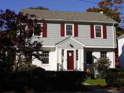 41 Cloverdale Rd, Newton, MA 02461-1810