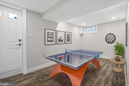 5052 Queens Stroll Pl, Washington DC 20019-6135 exterior