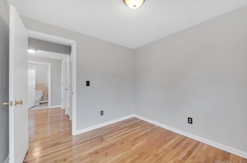 405 Francis St, New Britain CT 06053-3052 exterior