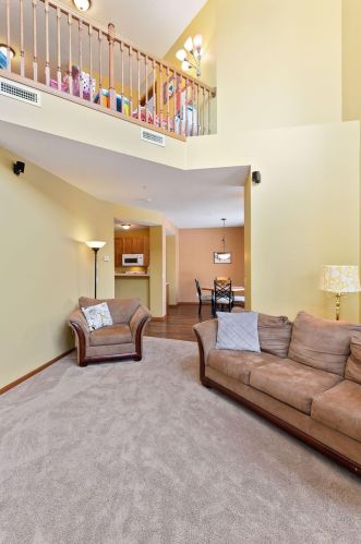 2198 Shamrock Pl, Chaska MN 55318-5405 exterior