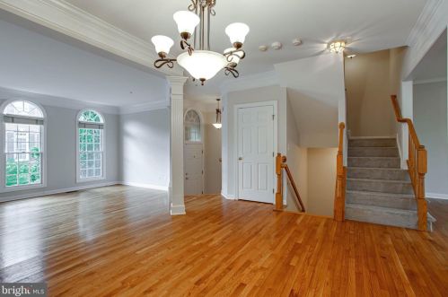 284 Murtha St, Alexandria VA  22304-8612 exterior