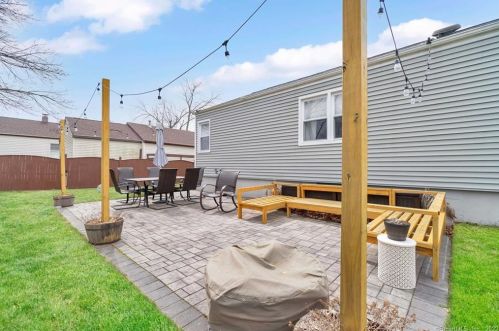 35 Harley Rd, Milford CT 06460-3725 exterior