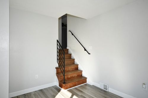 4985 Aspen St, Pittsburgh PA  15122-1250 exterior