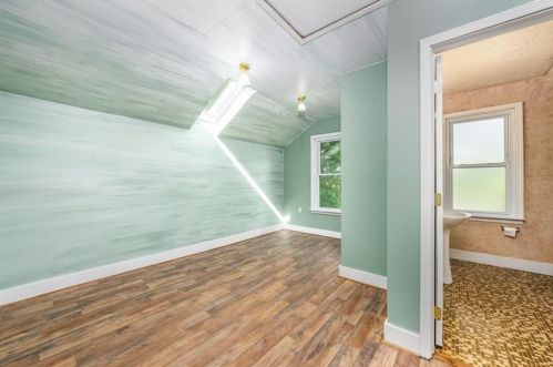 1627 Dagmar Ave, Pittsburgh PA 15216-3713 exterior