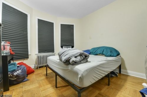 72 Chestnut St, Montclair NJ 07042-2945 exterior