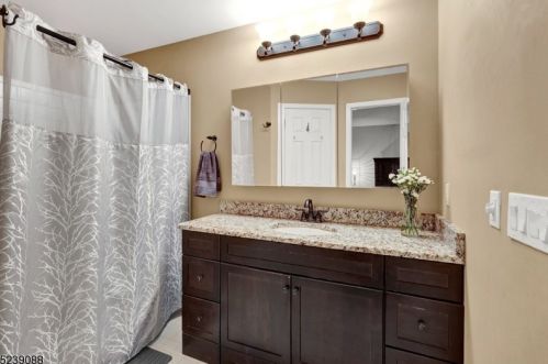 20 Canada Goose Dr, Hackettstown NJ  07840-3105 exterior