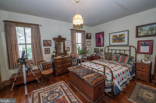 558 18 St, Philadelphia PA 19140-1014 exterior