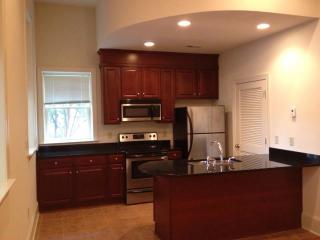 1301 Main St, Richmond VA  23220-4832 exterior