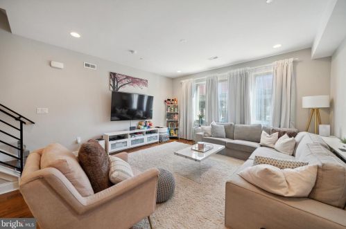 1424 Front St, Philadelphia PA  19147-3902 exterior