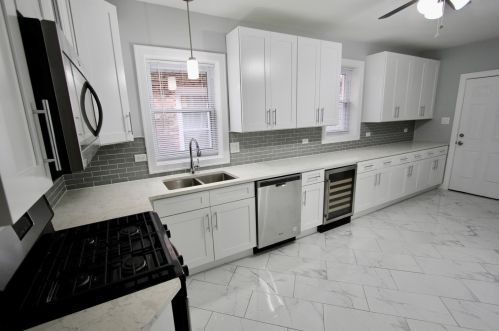 7705 Bennett Ave, Chicago IL  60649-4605 exterior