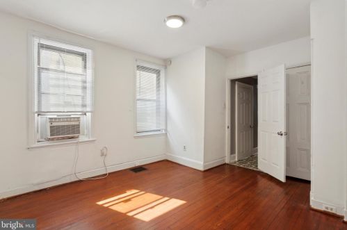 2115 Cumberland St, Philadelphia PA 19125-1718 exterior