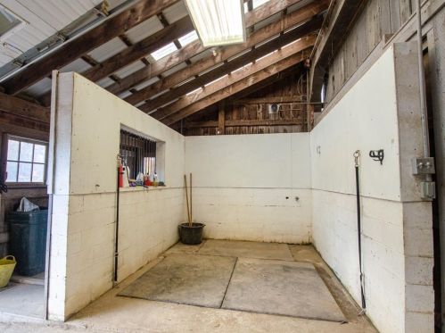 40 Dunbarton Ctr Rd, Concord NH 03304-5300 exterior