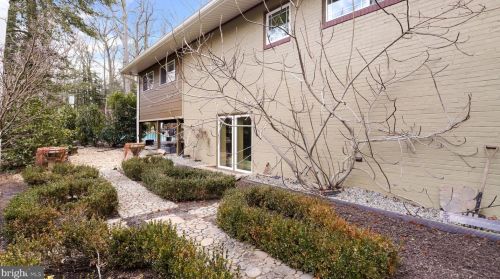 4512 Dolphin Ln, Alexandria VA 22309-3110 exterior