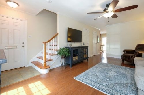 109 Jamestown Dr, Springfield, MA 01108-3145