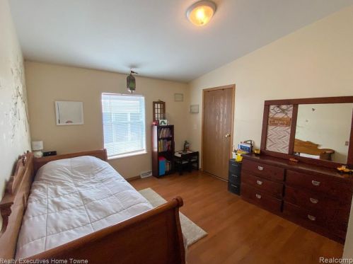 45778 Bonaventure Dr, Macomb Township MI 48044-6021 exterior