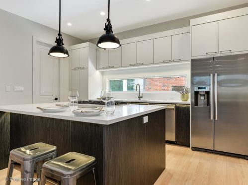 2341 Morse Ave, Chicago IL  60645-4715 exterior