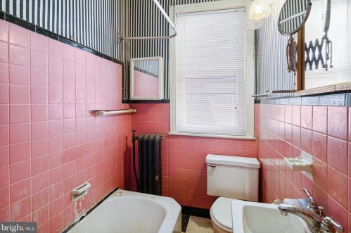 1641 17 St, Philadelphia PA 19132-3928 exterior