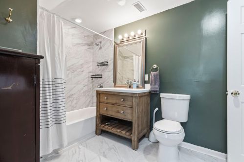 2226 51st St, Milwaukee WI  53208-1107 exterior