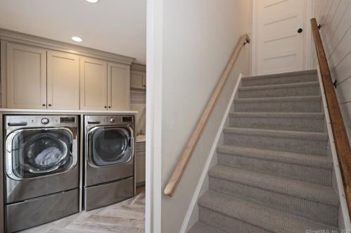 94 Spectacle Ln, Ridgefield CT 06877-5715 exterior