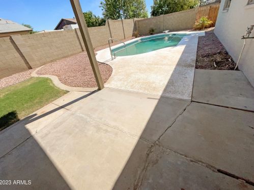 1956 Angela Dr, Phoenix AZ  85023-2334 exterior