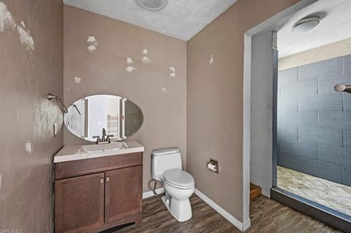 331 8 St, Naples FL 34120-0411 exterior