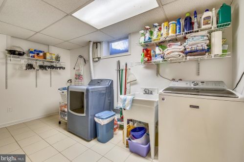 721 Brent Rd, Rockville MD 20854-1782 exterior