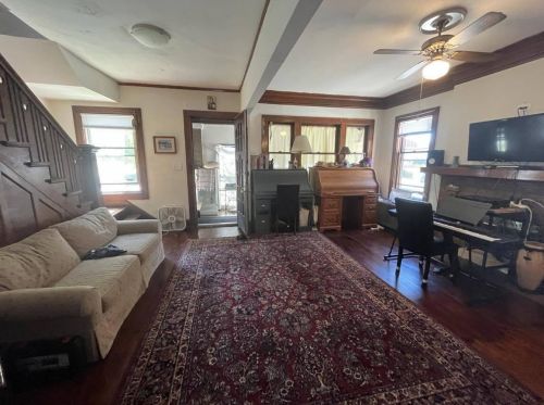 1304 Juneau Ave, Milwaukee WI 53233-1208 exterior