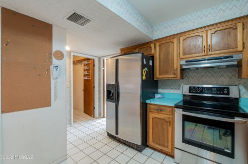 9151 Deer Trl Cir, Tucson AZ 85710-8034 exterior