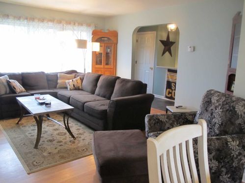 4 Lyons Dr, Poughkeepsie, NY 12601-1026