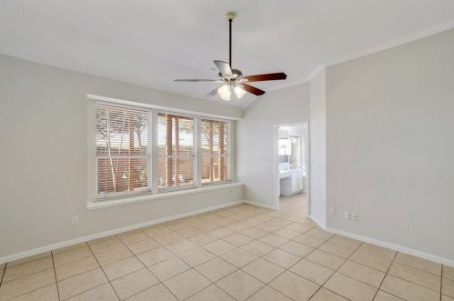 1729 Dapplegrey Ln, Austin TX 78727-4545 exterior