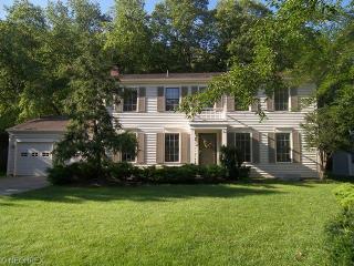 34616 Side Park Dr, Cleveland, OH 44139-4930