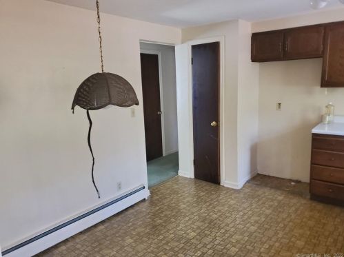 18 Mountain View Dr, Torrington CT 06791-1120 exterior